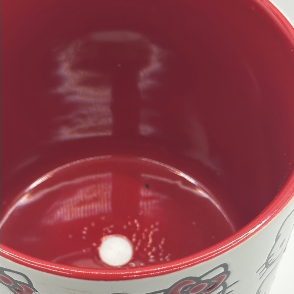 Hello Kitty White and Red planter - Picture 5 of 5